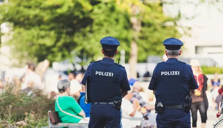 مسؤول نمساوي يثير الجدل بتصريحات حول اللاجئين السوريين وجرائم الأحداث