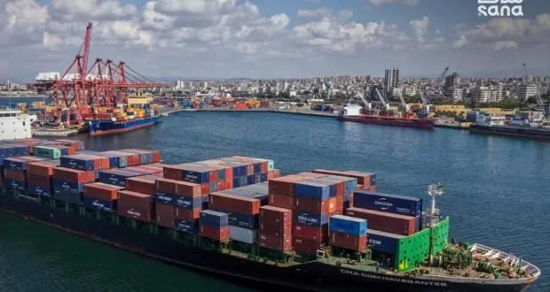 وصول باخرة عملاقة إلى مرفأ اللاذقية يعزز مكانته كمركز لوجستي