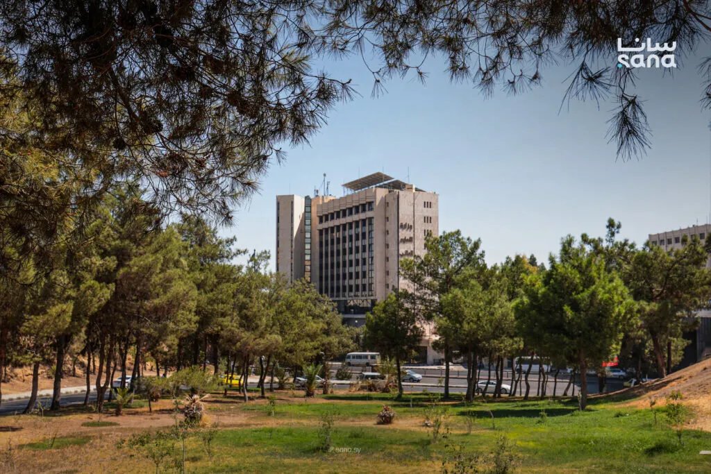 التعليم العالي تحدد آلية اعتماد مقررات الطلاب المنقطعين عن الدراسة خلال الثورة السورية