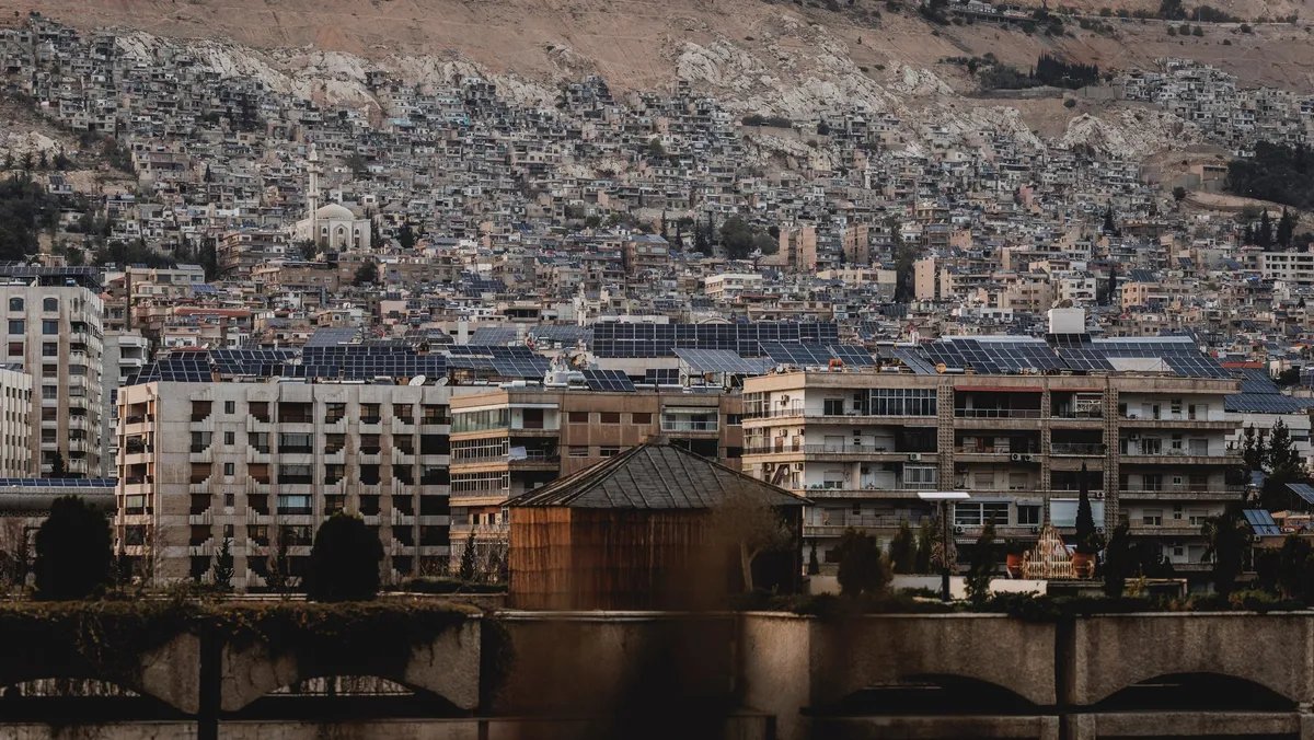 بافاريا تدعم ترحيل سوريين عاطلين عن العمل وسط تحذيرات أممية من تفاقم الأوضاع في سوريا