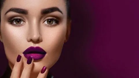 دليل شامل لألوان مكياج خريف وشتاء 2025-2026: بين الكلاسيكية والجرأة العصرية