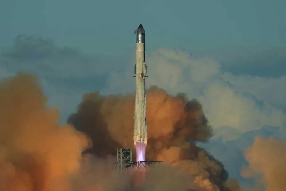 نجاح جديد: اختبار صاروخ ستارشيب العملاق يمهد الطريق لرحلات القمر والمريخ