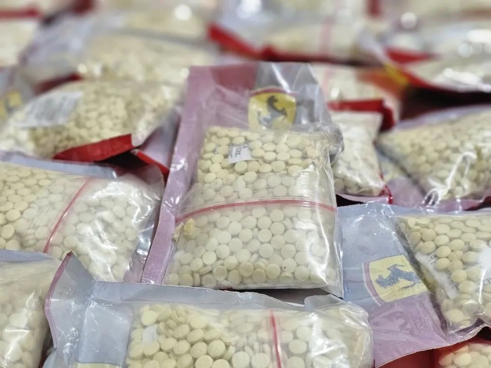 حلب: القبض على شخصين بتهمة الاتجار بالمخدرات وضبط كميات كبيرة من المواد المخدرة