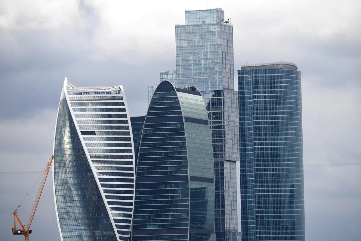 حصري: حياة الأسد السرية في روسيا.. برج فاخر، قيود مشددة، وإدمان ألعاب الفيديو