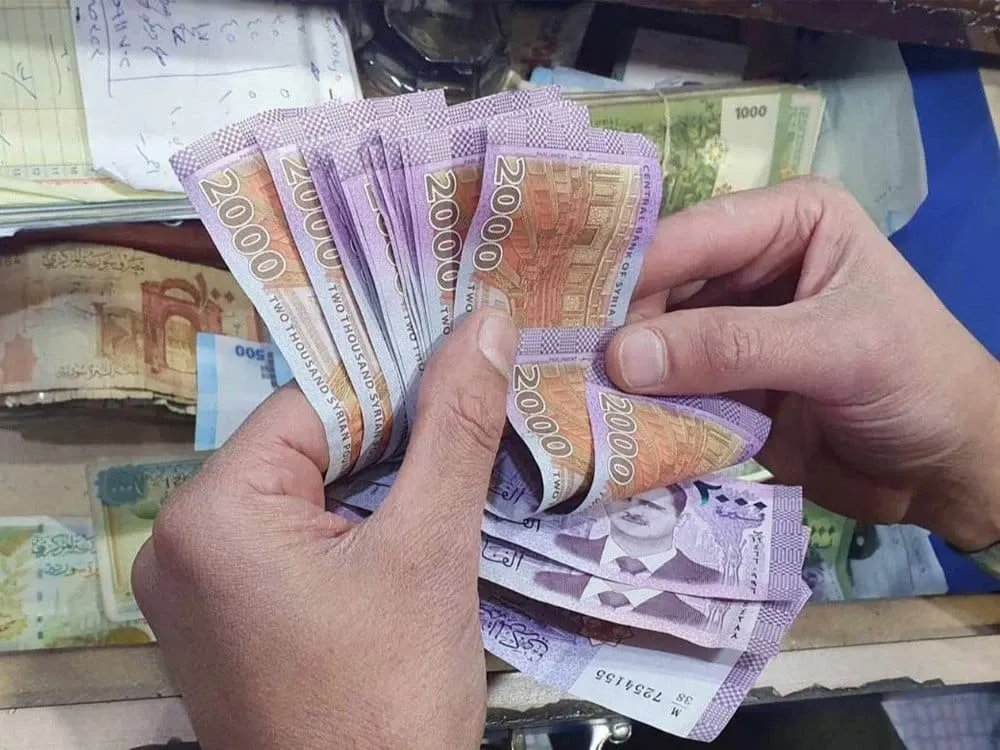 تذبذب مستمر: أسعار صرف الليرة السورية مقابل العملات الأجنبية في السوق المحلية اليوم
