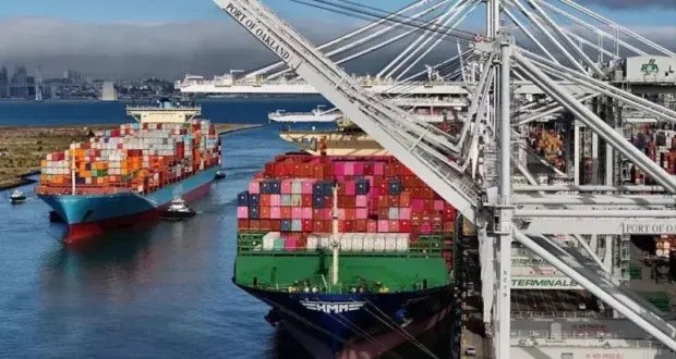 الحرب التجارية تشتعل: الرسوم الجمركية الأمريكية تهدد الاقتصاد العالمي وتثير مخاوف من الركود