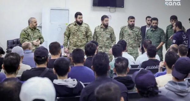 وزير الدفاع يتفقد مركز التجنيد في دمشق ويؤكد على أهمية التطوع