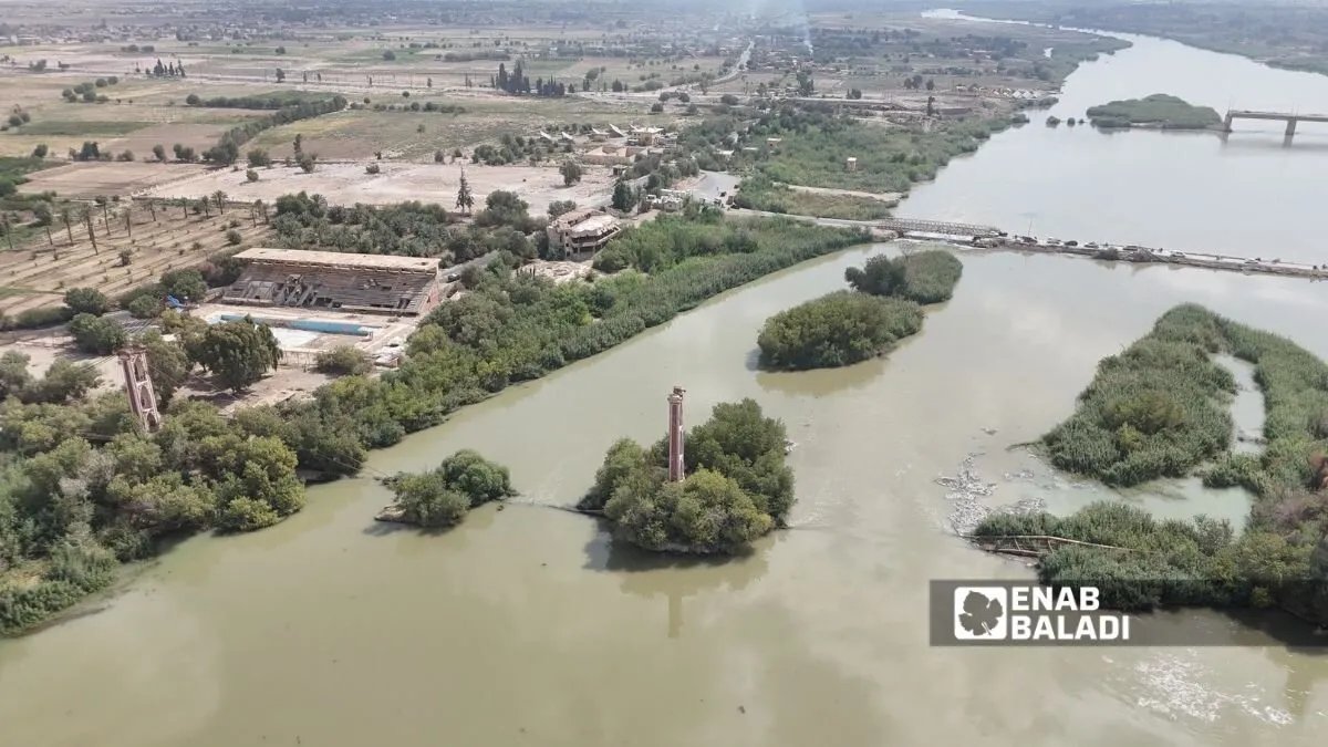 دير الزور: تأكيد سلامة مياه الفرات رغم سقوط شاحنة أسمدة وجهود لمكافحة تهريب النفط