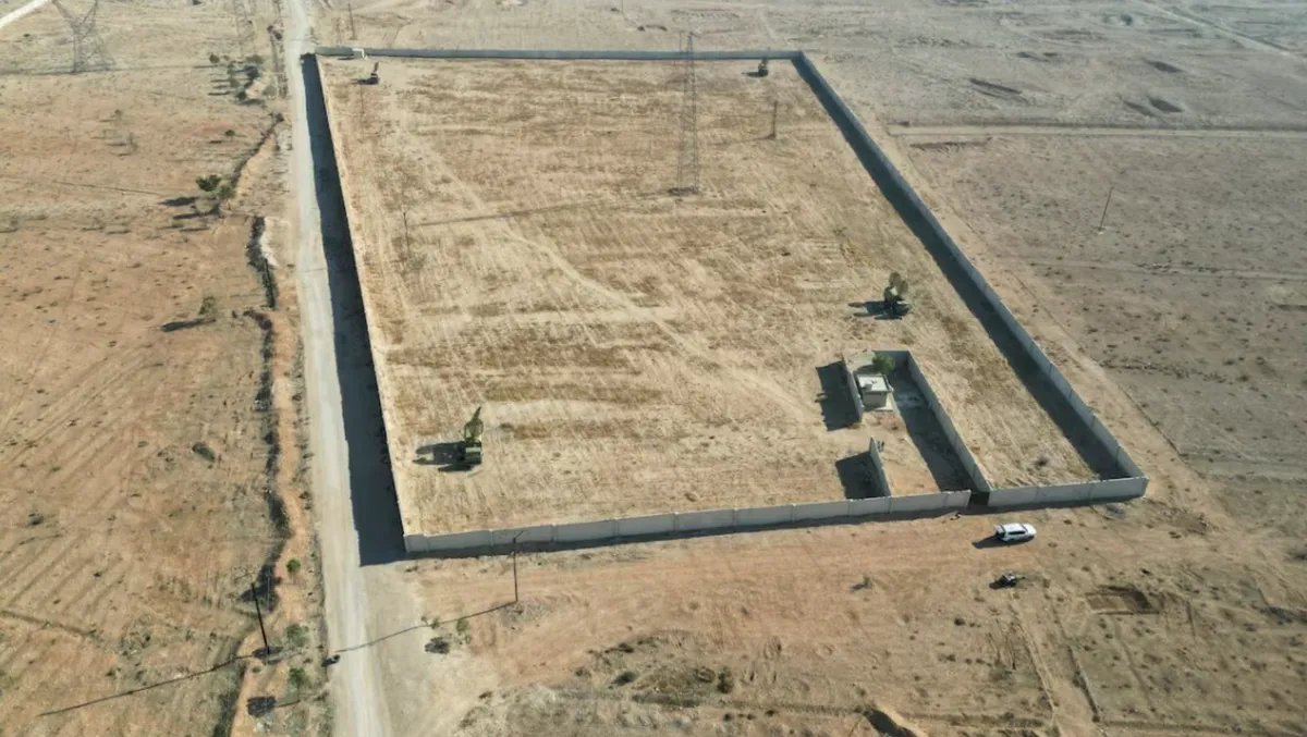 رويترز تكشف: الأسد نقل سراً مقبرة جماعية ورفات آلاف الضحايا لإخفاء جرائمه