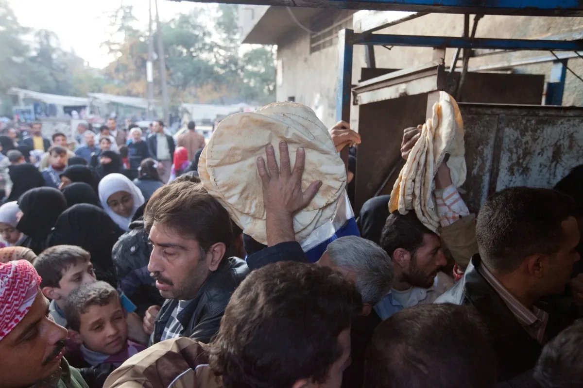 السويداء تدرس آلية جديدة لتقنين توزيع الخبز عبر دفتر العائلة