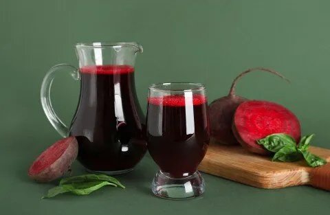 دراسة تكشف: عصير الشمندر يخفض ضغط الدم ويعزز صحة الفم لدى كبار السن