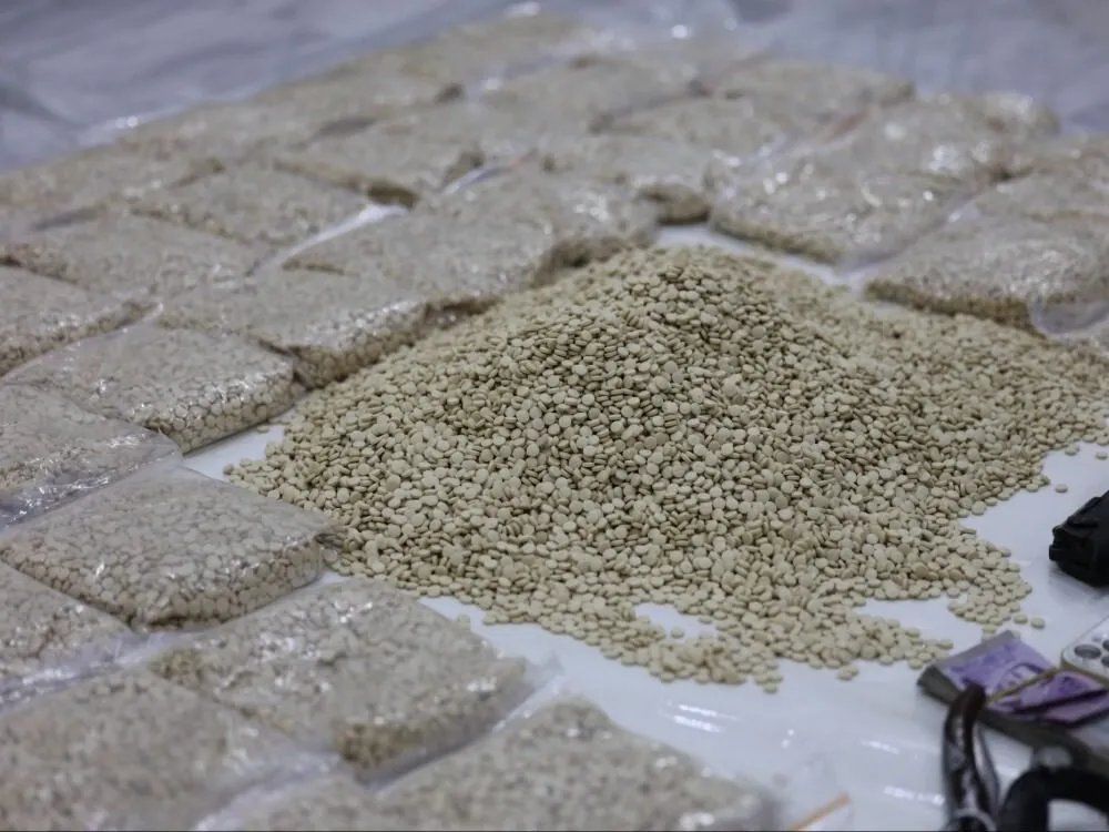 الداخلية السورية تضبط شبكة لترويج المخدرات في دمشق وبحوزتهم أكثر من 185 ألف حبة كبتاغون