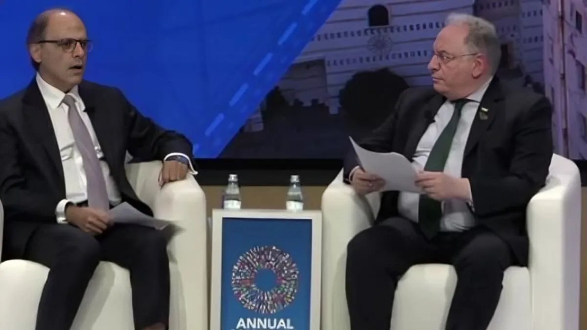 وزير المالية السوري يعلن عن خطط لتعزيز دور القطاع الخاص وتخفيض الضرائب