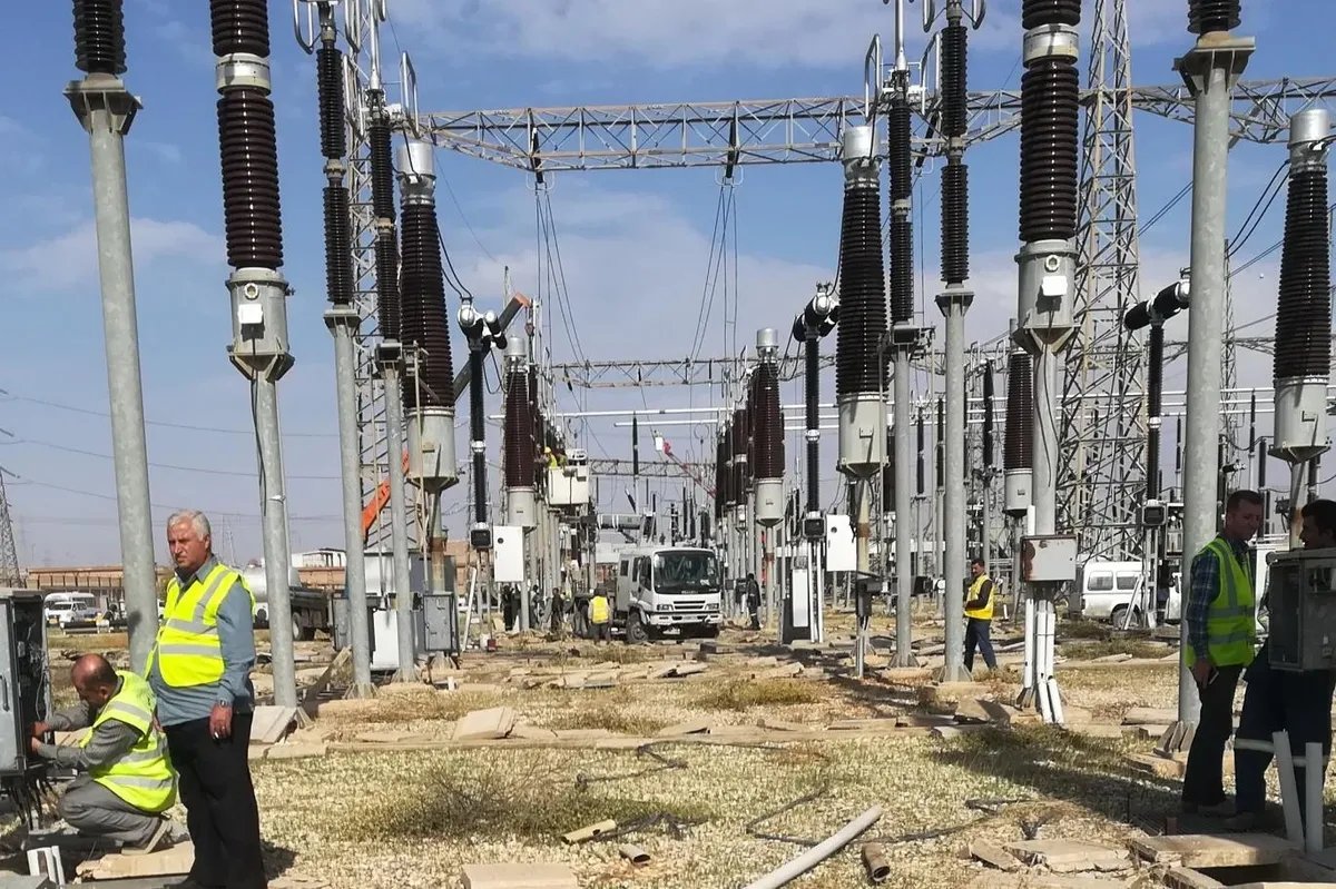 غرفة تجارة دمشق تحذر: ارتفاع أسعار الكهرباء ينذر بموجة غلاء معيشية جديدة