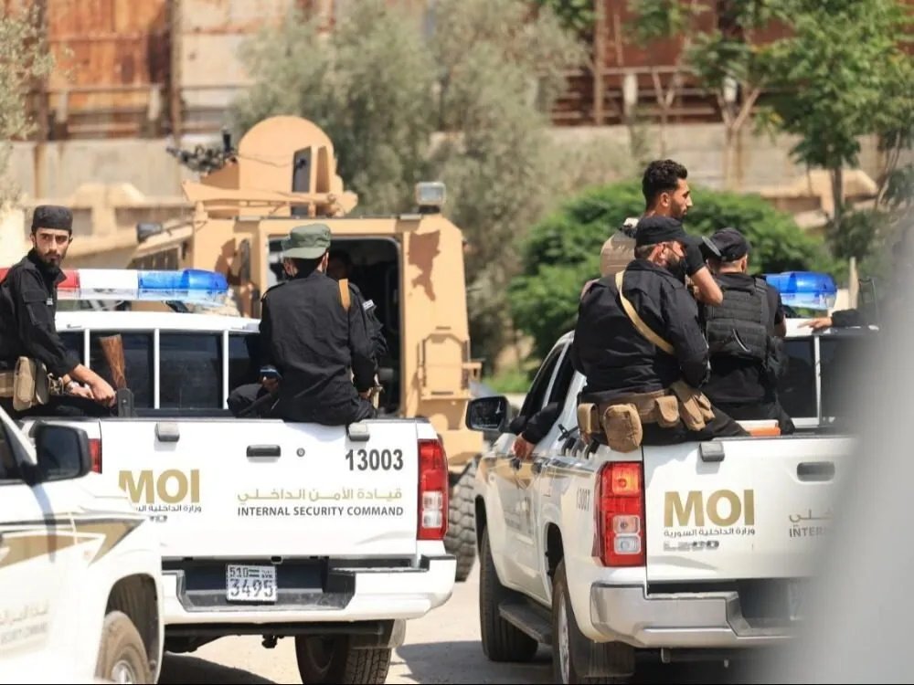 الأمن الداخلي يضبط مخبأ أسلحة تابعاً لفصيل "لواء الفتح" في ريف دمشق