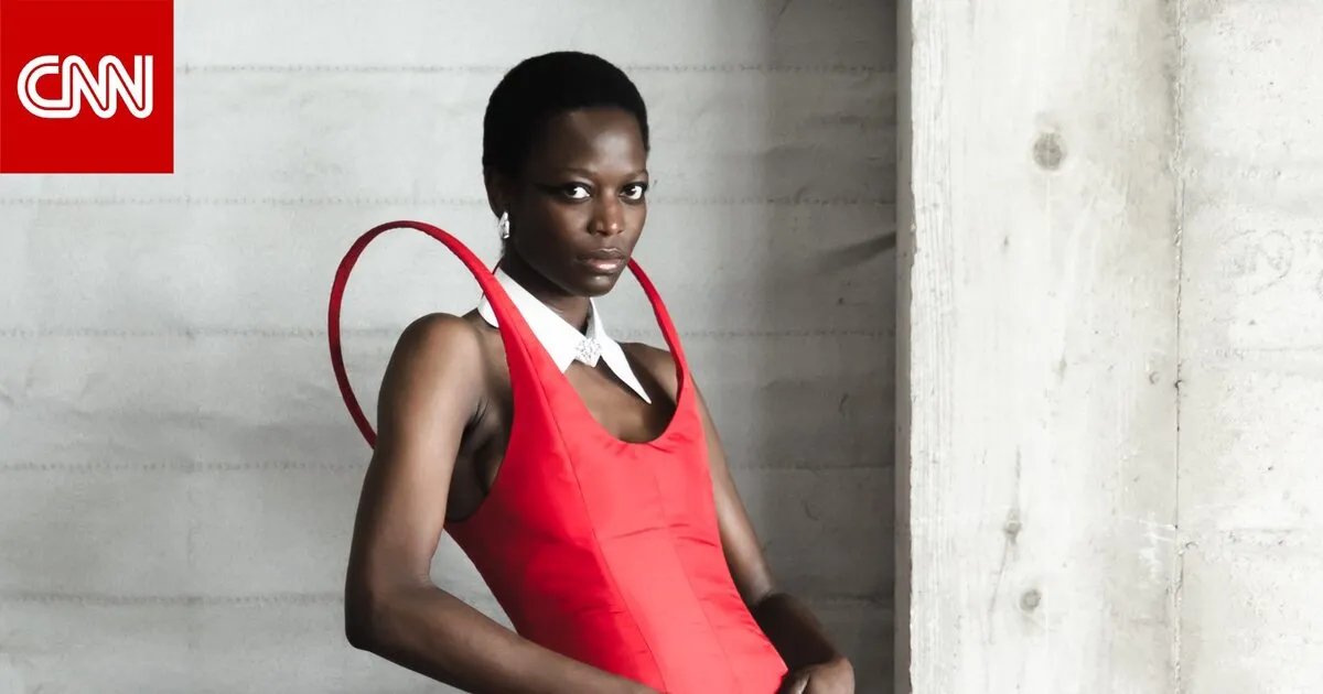 من مخيم اللجوء إلى منصات باريس: قصة نجاح وتميز المصمم السوري مثنى الحاج علي