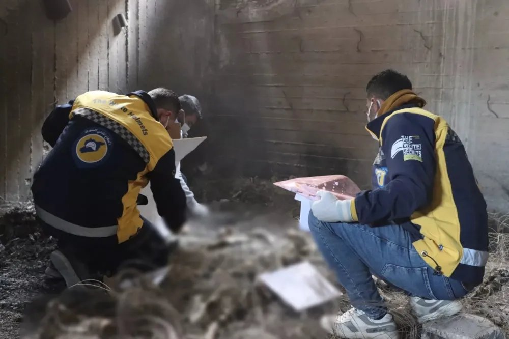 العثور على رفات ثلاثة أشخاص بينهم طفل في منطقة حجيرة بريف دمشق