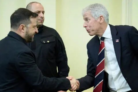 زيارة زيلينسكي للبيت الأبيض: ترامب يؤجل تزويد أوكرانيا بصواريخ توماهوك ويُعلّق آماله على إنهاء الحرب