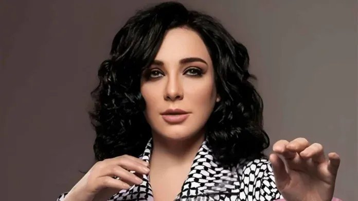 تكريم سلاف فواخرجي في مصر رغم قرار نقابة الفنانين السورية