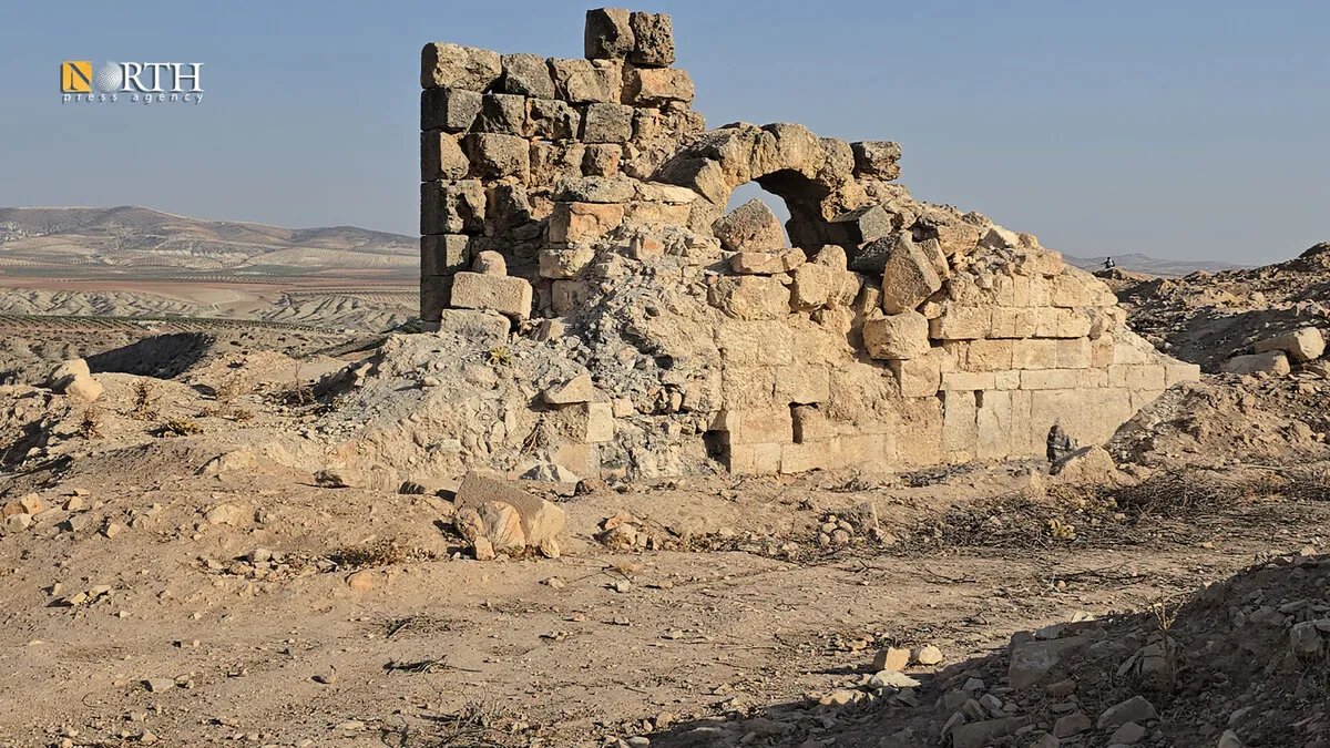 تخريب ممنهج: حجم الدمار حول قلعة نبي هوري في عفرين نتيجة حفريات الفصائل الموالية لتركيا