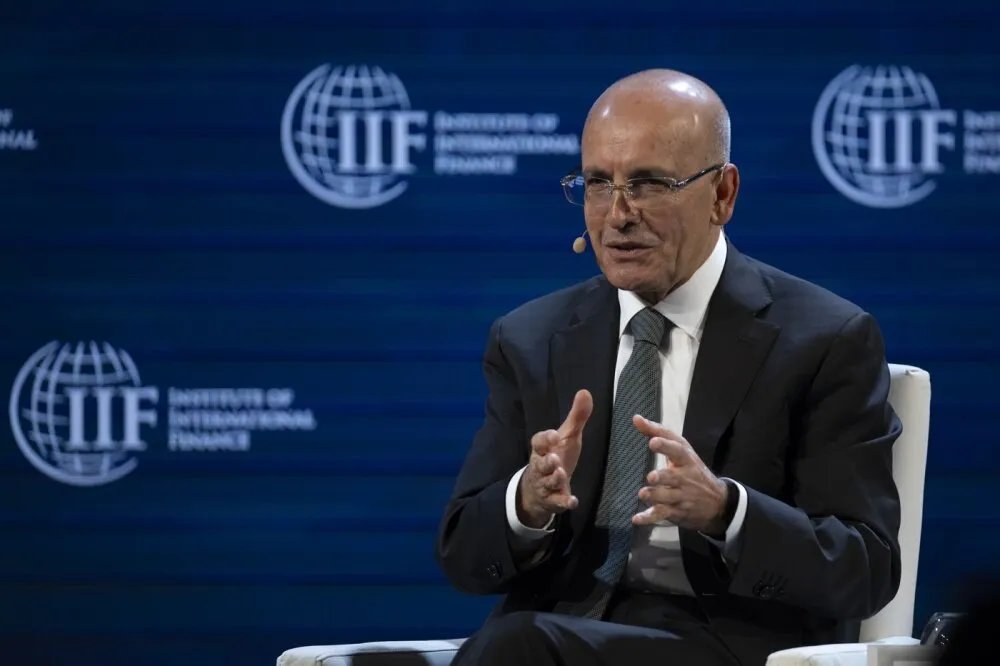 وزير المالية التركي يبشر بانخفاض التضخم ويؤكد: عجز الميزانية تحت السيطرة