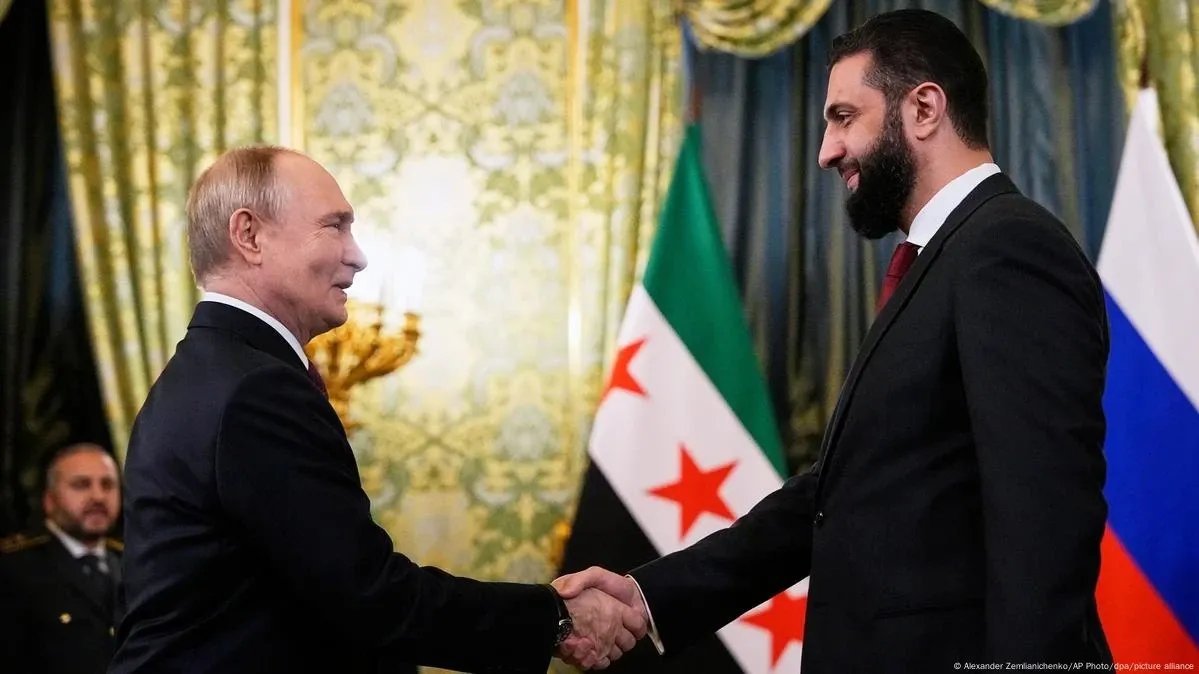 الحكومة السورية الجديدة: إعادة تقييم الاتفاقيات مع روسيا ومصير العلاقات مع الأسد