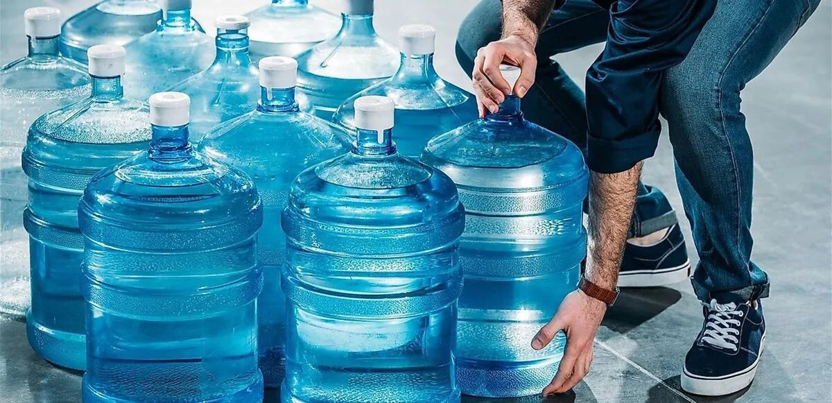 إغلاق شركات تعبئة المياه في لبنان بسبب مخاوف الترخيص