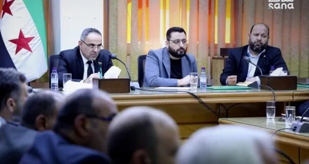 وزير الزراعة يشدد على أهمية المشاريع الزراعية المباشرة للفلاحين وتذليل العقبات