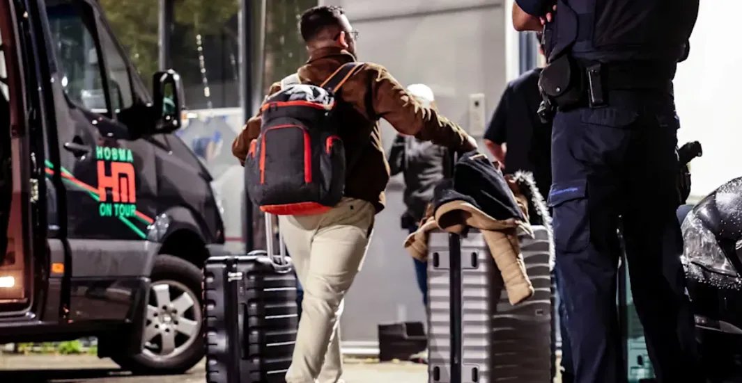 ألمانيا تتجه نحو استئناف ترحيل السوريين: خطة جديدة تثير الجدل