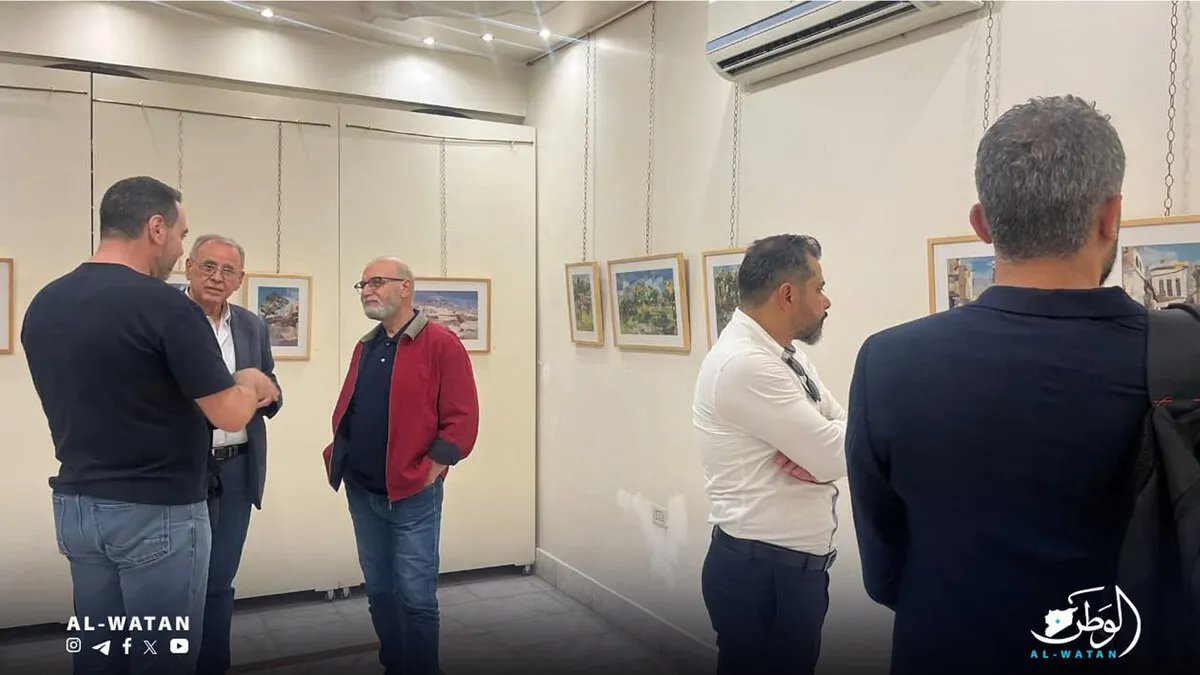 آيات الزعبي تحتفي بـ"مكان" في معرض فني بتقنية الكولاج بدمشق