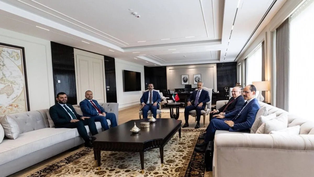 وزير الخارجية التركي: زيارة الشرع لروسيا تعكس نضجًا دبلوماسيًا والتزامًا بالمسؤولية