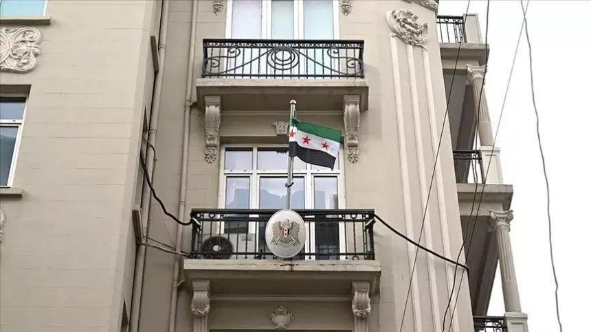 السوريون في تركيا يجددون مطالبهم بإعادة فتح القنصلية السورية في غازي عنتاب لتخفيف الأعباء