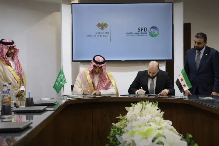 شحنة نفط سعودية ضخمة إلى سوريا: الأولى من نوعها منذ عقد وناقلة "بيتاليدي" تسلك طريق رأس الرجاء الصالح