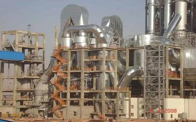 استثمار صيني ضخم: بناء مصنع إسمنت في ريف دمشق يفتح آفاقاً جديدة لإعادة الإعمار