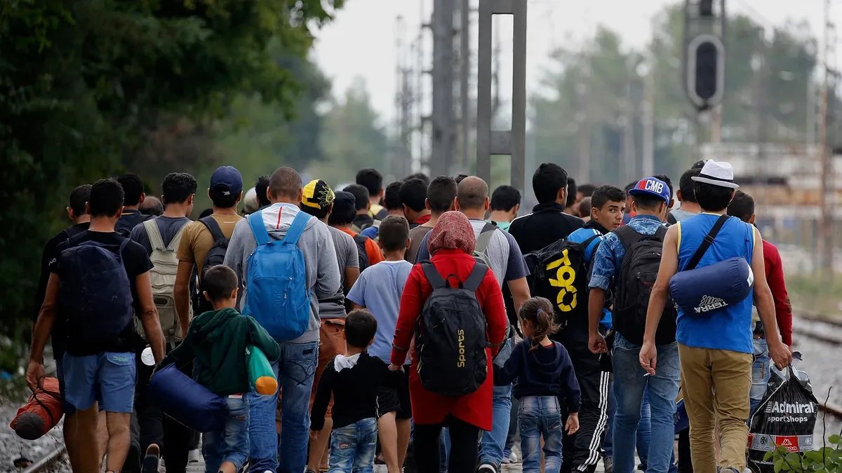 النمسا والسويد تتفقان على تشديد سياسات اللجوء: إجراءات حازمة وترحيل إلى خارج أوروبا