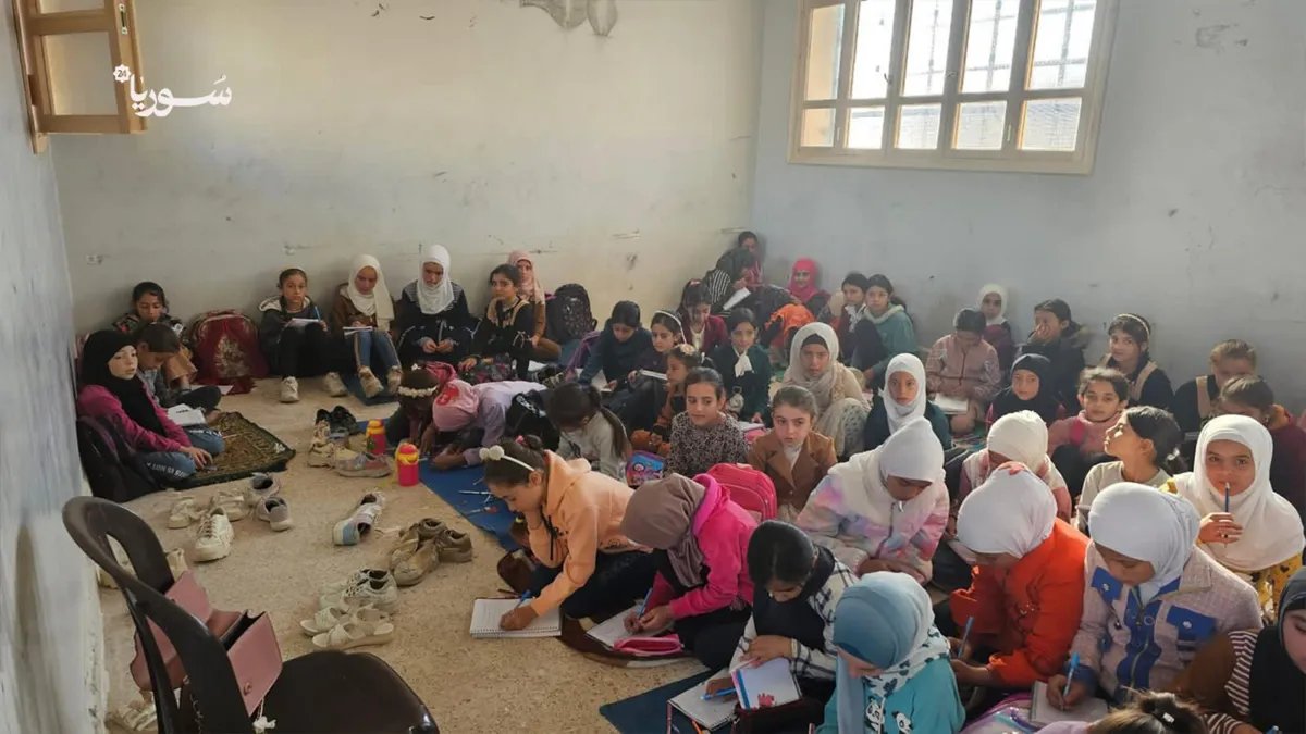 مدارس جرجناز: إصرار على التعليم رغم الاكتظاظ ونقص المقاعد