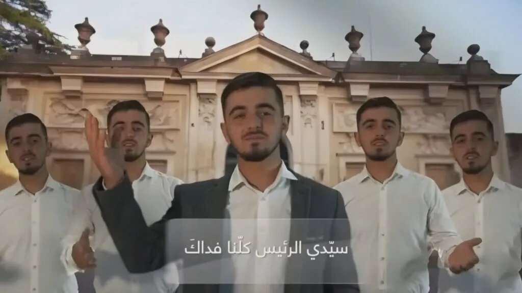بعد موجة انتقادات.. المنشد السلمو يعتذر عن أغنيته المثيرة للجدل والسوريون يرفضون ثقافة التقديس