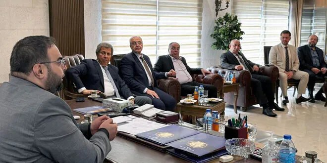 حوار في حلب: عودة الصناعيين المغتربين لبحث إعادة إعمار القطاع الصناعي والتجاري