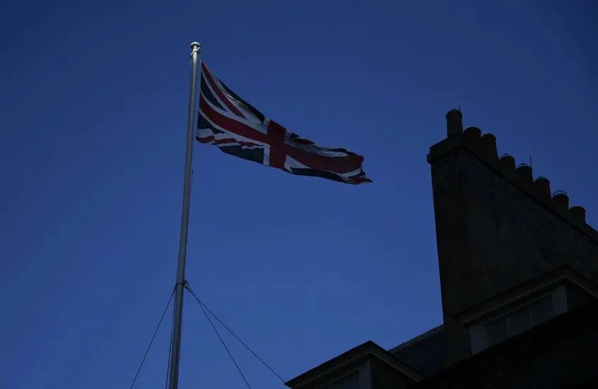 بريطانيا ترفع "هيئة تحرير الشام" من قائمة الإرهاب وتفسح المجال لتعاون أوسع مع سوريا