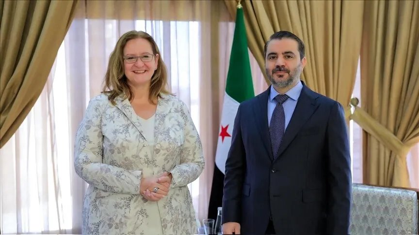 دمشق ولاهاي تبحثان آفاق التعاون الاقتصادي والتنموي