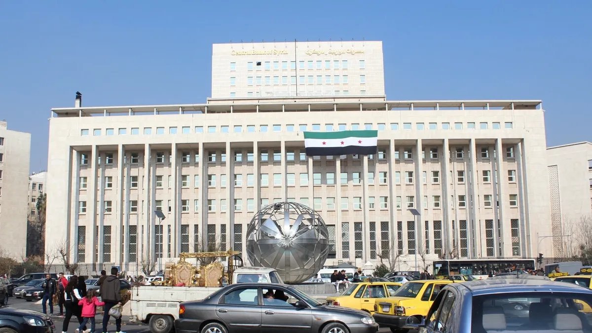 المركزي السوري يوجه البنوك لتغطية خسائر انكشافها المالي على لبنان وتقديم خطط إعادة هيكلة