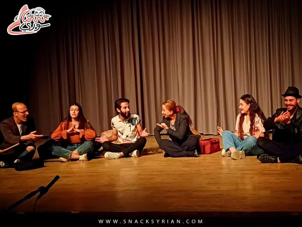 "القارب 22": مسرحية سورية تسلط الضوء على أحلام الشباب وقضايا الوطن