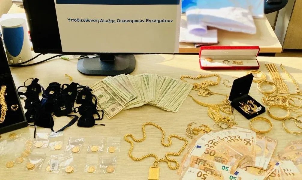 اليونان تفكك شبكة احتيال ضخمة يديرها شقيقان سوريان: غسيل أموال ومصادرة ممتلكات ثمينة