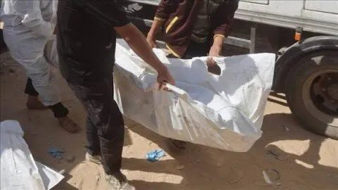 غزة: إسرائيل تسلم جثامين 30 فلسطينياً عليها آثار تنكيل، والعدد الإجمالي يصل إلى 195