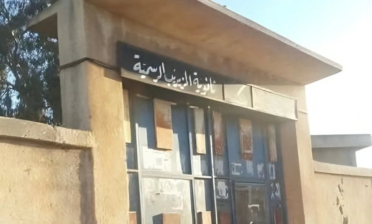 اعتداء على مدير ثانوية المزيريب وفصل طالب متورط نهائياً من مدارس سوريا