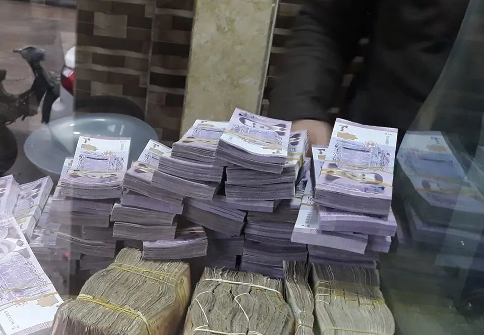 نظرة على أسعار الصرف في سوريا مساء الأربعاء: الدولار واليورو والليرة التركية