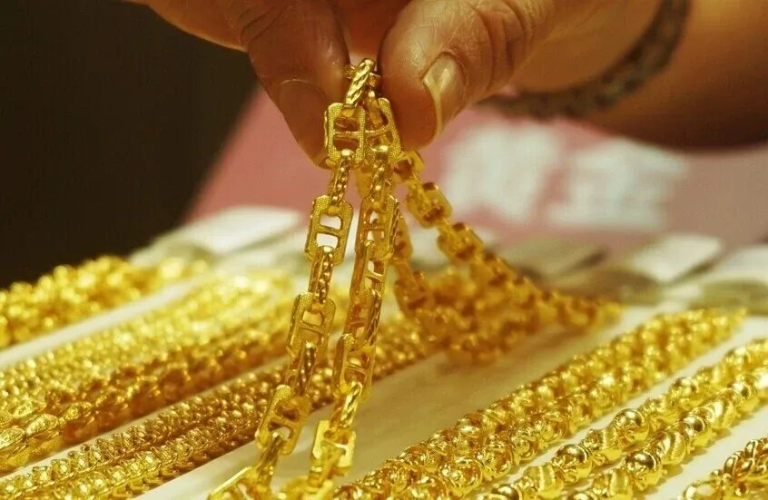 الخبير الاقتصادي السوري: الذهب يستعد لعصر ذهبي جديد في 2025