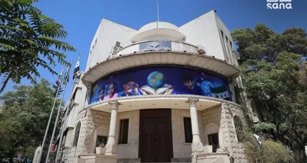 وزارة التربية تتصدى للاعتداء على مدير مدرسة في درعا وتؤكد: كرامة المعلم خط أحمر