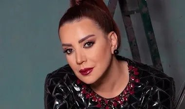 عاصفة إلكترونية تطال الفنانين السوريين: شكران مرتجى ضحية حملات المحاسبة الافتراضية