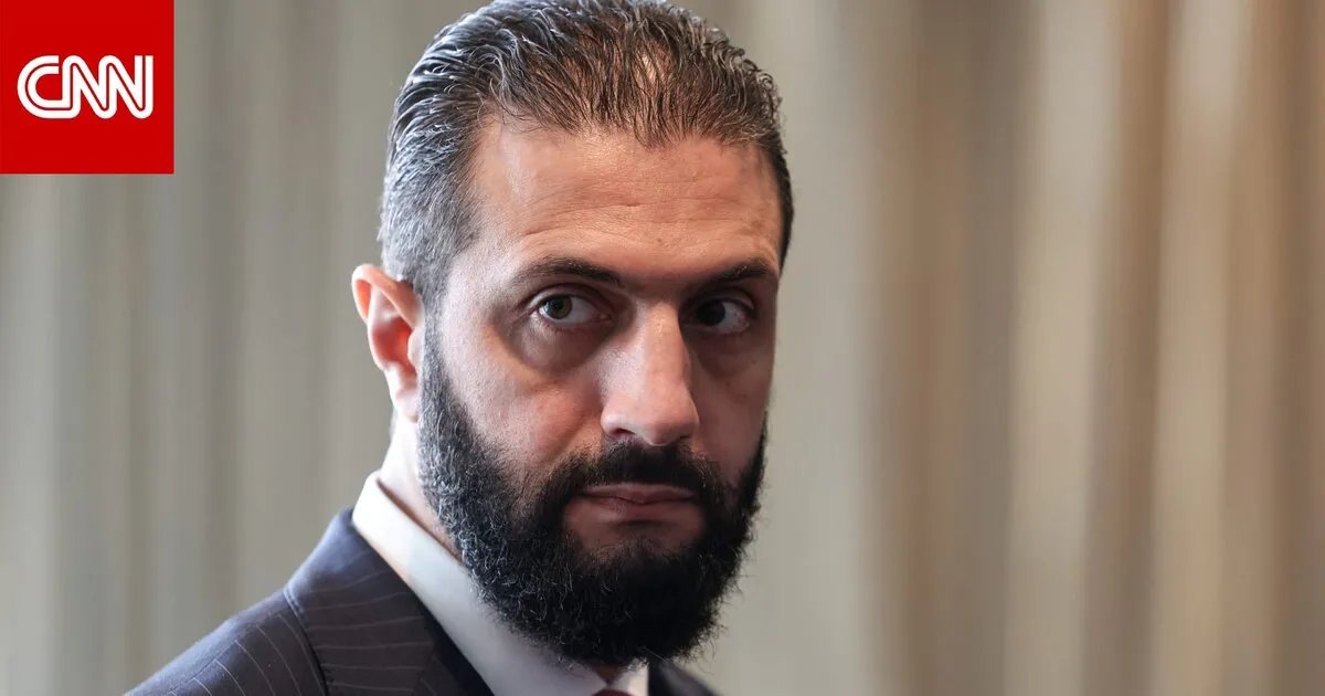 فيديو متداول للشرع في صلاة الفجر يثير تفاعلاً واسعاً في سوريا